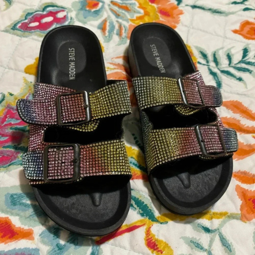 NIB Big kids Size 4 bling sandal slides great condition